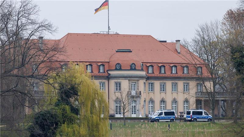 Koalition ringt in Verhandlungsmarathon um Entlastungen Verhandelt wurde im Norden Berlins in der Villa Borsig, dem Gästehaus des Auswärtigen Amts am Tegeler See.