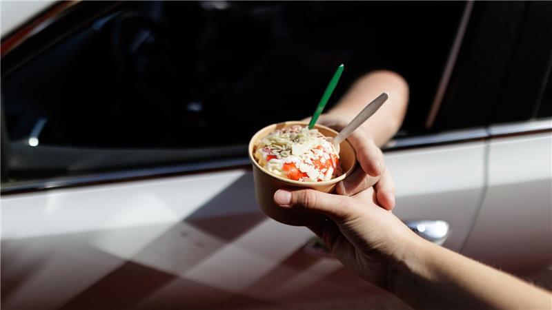 Erdbeer-Drive-in sorgt für Tiktok-Hype und Stau Verkauft wird direkt am Auto.