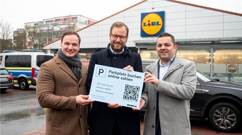 Verkehrssenator Anjes Tjarks (Grüne; Mitte) sagt: „Parkflächen, die abends und nachts ungenutzt bleiben, sind in einer Großstadt wie Hamburg eine wertvolle Ressource.“