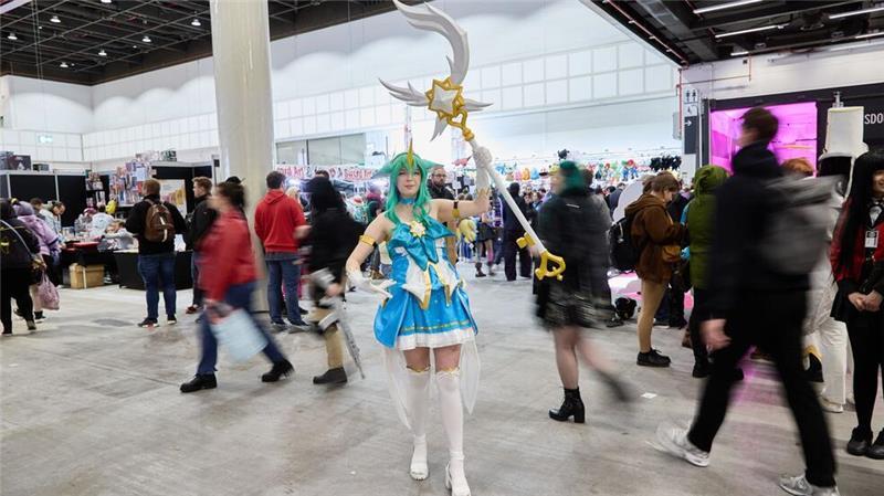 Cosplayer treffen sich in Hamburg Verkleidet auf der Messe