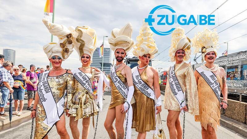 Verkleidete Teilnehmer in goldenen Kostümen beim CSD in Köln. Mit mehr als 60.000 Teilnehmern und über eine Million erwarteten Besuchern gilt der Kölner CSD als einer der größten in Europa.