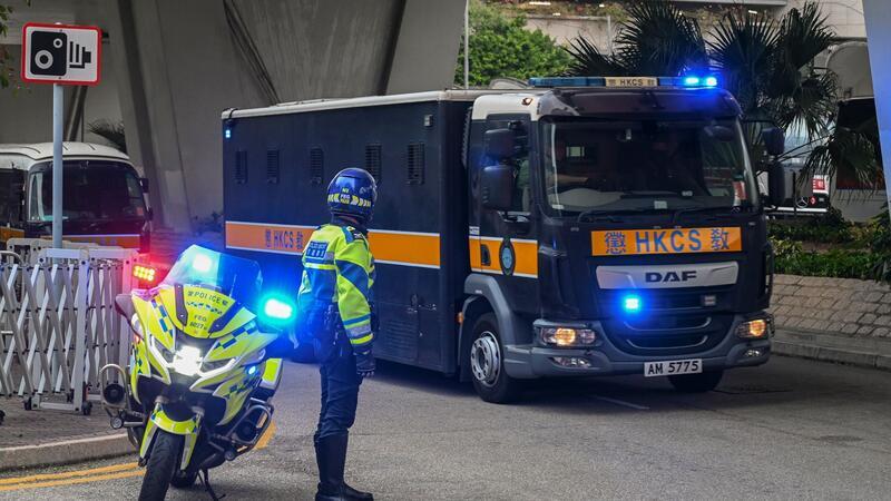 Verleger Jimmy Lai muss sich seit dem 18. Dezember vor dem Gericht im Hongkonger Stadtteil West Kowloon verantworten.