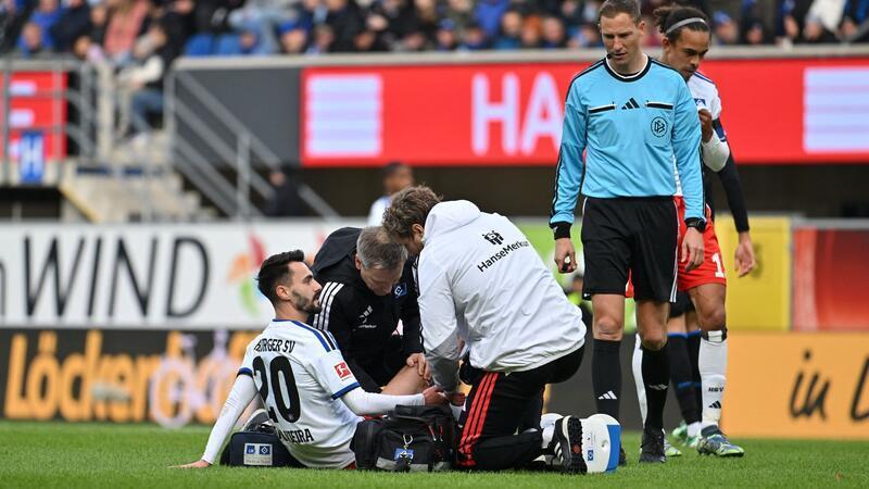 Verletzt: HSV-Spieler Fabio Vieira beim Spiel in Paderborn.