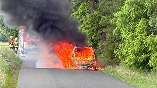 Verletzte wurde bei dem Autobrand zwischen Reeßum und Stuckenborstel niemand.
