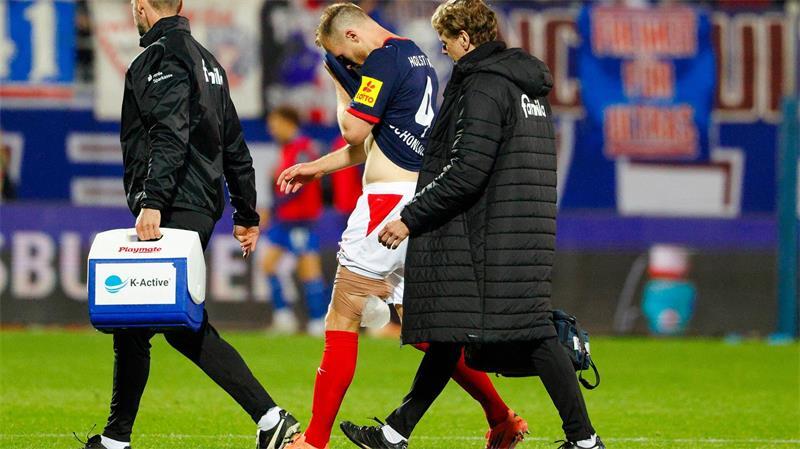 Verletzung beim Comeback: Kiels Verteidiger Sebastian Schonlau.