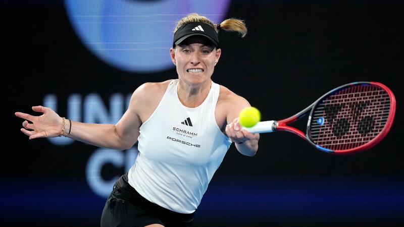 Tennis-Duo Kerber/Zverev verliert gegen Frankreich Verlor auch ihr zweites Einzel-Match nach ihrem Comeback: Angelique Kerber.