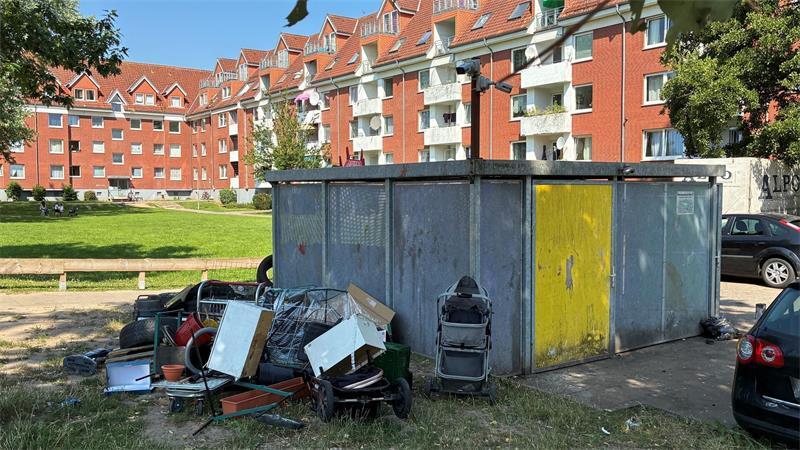 Vermüllung ist ein Problem im Altländer Viertel. Die Stadt hofft, dass Wohnungsbaugesellschaften auf Videoüberwachung setzen.