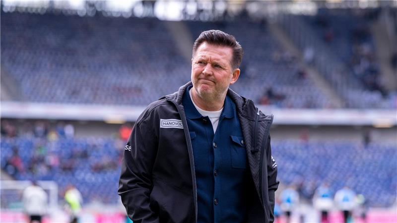 Verpasste den Sprung auf den Aufstiegsplatz: Hannover Trainer Christian Titz.