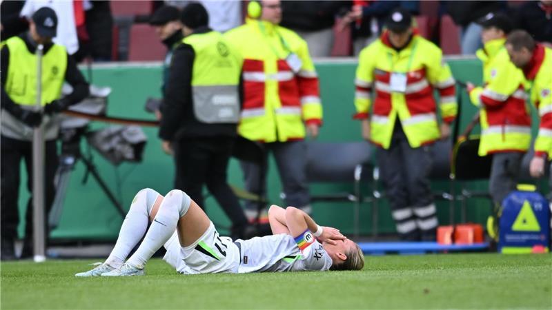 4:0 – Bayern-Fußballerinnen holen Pokal, Popp geht titellos Verpasste einen krönenden Abschluss ihrer Zeit beim VfL Wolfsburg: Alexandra Popp.