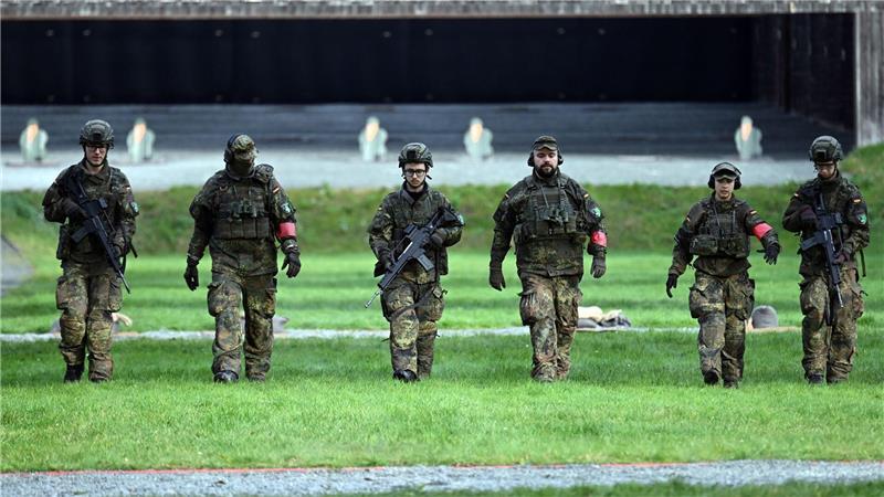 Wehrdienst, Gaza und Gegenwind: So war der Grünen-Parteitag Verpflichtende Musterungen wollen die Grünen - mehr Pflicht beim Wehrdienst aber erst einmal nicht.