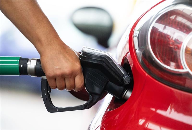 Spritpreise sinken - Diesel kaum noch billiger als E10 Verschnaufpause an der Tankstelle: Die Spritpreise sind wieder etwas gesunken.