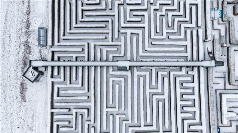 Verschneiter Irrgarten