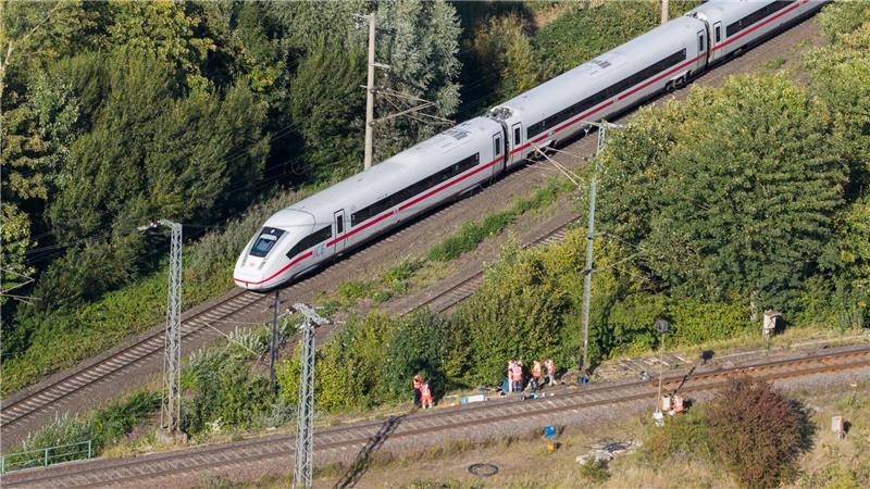 Bahnverkehr Hannover–Berlin läuft nach Brand fast regulär Verspätungen und Ausfälle prägten am Wochenende den Bahnverkehr zwischen Hannover und Berlin. Nun läuft er fast wieder wie gewohnt.