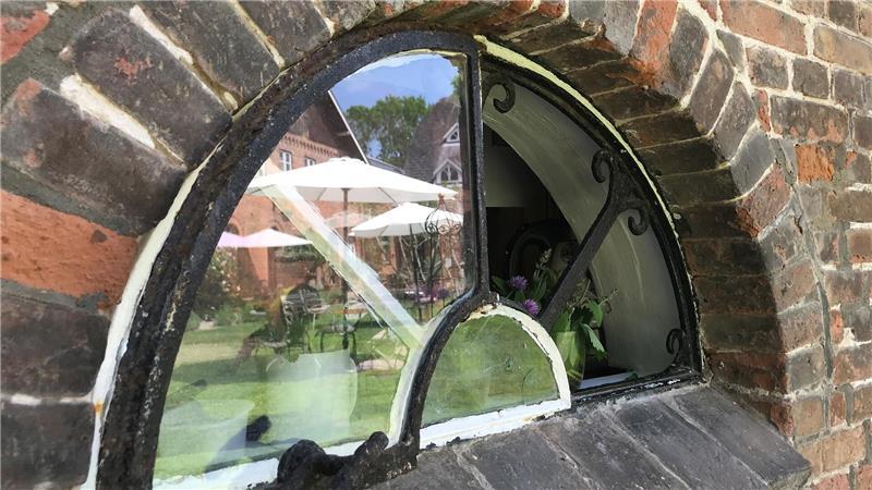 Wohlfühlort mit Schnickschnack im nördlichsten Kreis-Stade-Zipfel Versteckte Spiegelei.