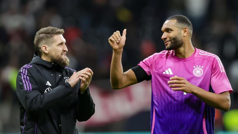 Nagelsmanns Salami-Nominierung: Oma Lotti, Dortmund und Sané Verteidiger Jonathan Tah (r) kann nach seiner Nominierung mit einer EM-Teilnahme planen.