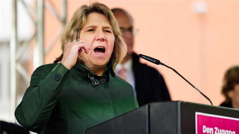 Scharfer Gegenwind für geplante Justizreform im Norden Verteidigt ihre Pläne: Justizminister Kerstin von der Decken (SPD)