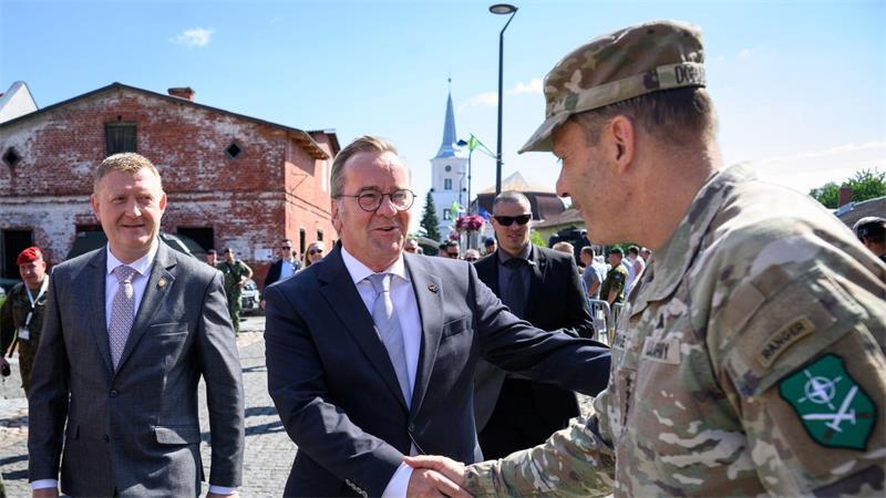 US-General Donahue tritt ab: Nato „stärker als je zuvor“ Verteidigungsminister Boris Pistorius (SPD) begrüßte US-General Christopher Donahue in Estland.