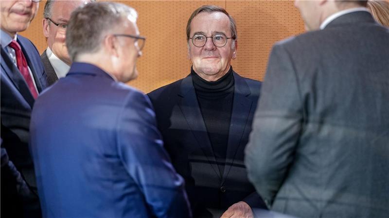 Verteidigungsminister Boris Pistorius (SPD) im Kabinett