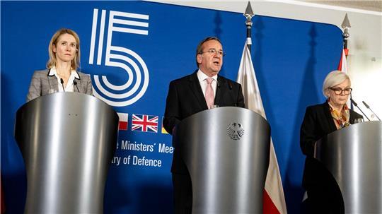 Verteidigungsminister Boris Pistorius kündigt frisches Geld für die Lieferung von US-Rüstungsgütern an die Ukraine an. (Archivbild)