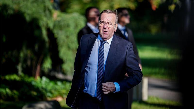 Verteidigungsminister Pistorius dringt darauf, sich an den vereinbarten Zeitplan zu halten. (Archivbild)