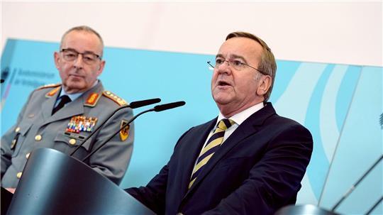 Verteidigungsminister stellt deutsche Militärstrategie vor