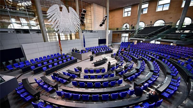 So funktioniert die Vertrauensfrage im Bundestag Vertrauensfrage, Auflösung des Bundestages - dann wird es im Plenarsaal leer.