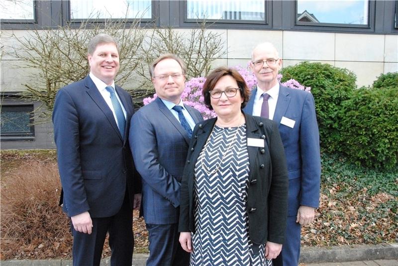 Vertreter der Steuerbehörden: (von links) Carsten Brokelmann, Adrian Menke, Bärbel Deppe und Jürgen Klein. Foto Stief