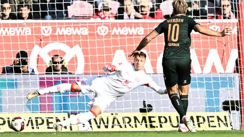 Verwandelte zwei Elfmeter: Werder-Stürmer Niclas Füllkrug.