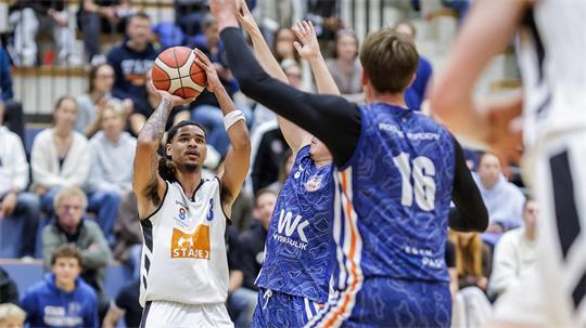 VfL-Neuzugang Christian Cook sorgte auch in seinem zweiten Regionalligaspiel für ordentlich Gefahr.
