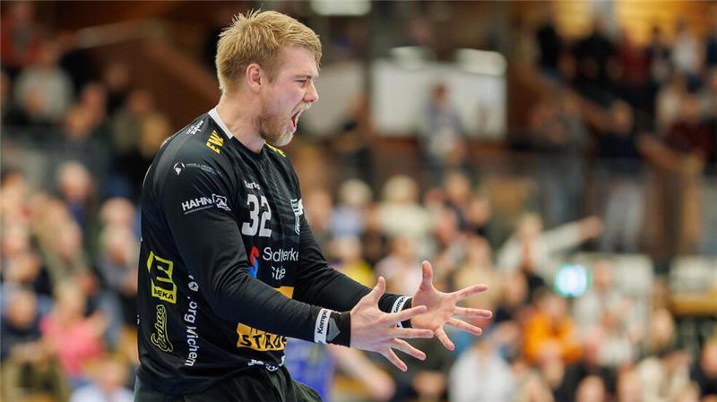 VfL-Torhüter Justin Rundt wurde gegen Burgdorf zum Matchwinner.