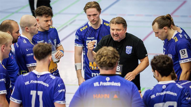 VfL-Trainer Matthias Steinkamp: „Ich kann mir nicht erklären, warum meine Mannschaft so ängstlich gespielt hat.“