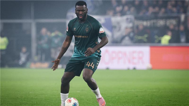 Victor Boniface von Werder Bremen muss weiter auf eine Diagnose warten. (Archivbild)