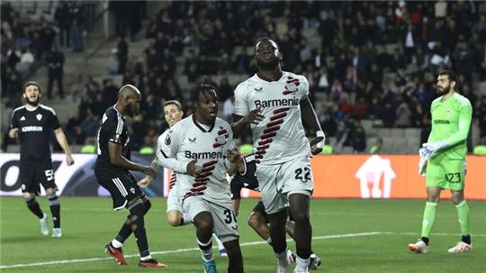 Victor Boniface (vorne) war Leverkusens später Matchwinner in Baku.