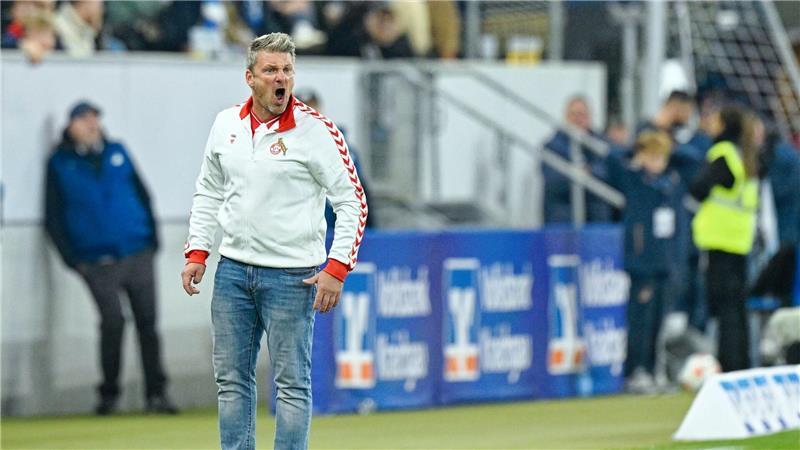 Top-Dribbler El Mala schießt Köln auf Champions-League-Platz Viel Unterstützung gab’s für FC-Coach Lukas Kwasniok und seine Elf.