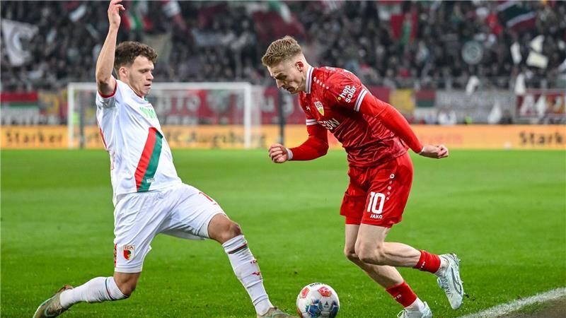 Viel ging in der Offensivbe beim VfB über Außenstürmer Chris Führich (r). 