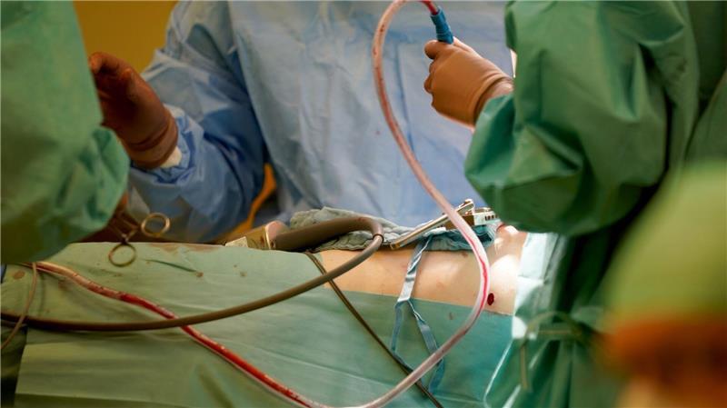 Viele Abrechnungen der Krankenhäuser mit den gesetzlichen Krankenkassen sind laut Medizinischem Dienst zu hoch. (Symbolbild) 