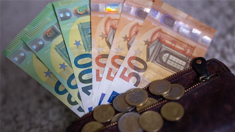 Viele Anleger sind optimistisch für ihre eigenen Finanzen, trotz Sorgen um die Wirtschaft (Archivbild)