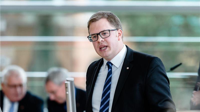Nachtragshaushalt bringt mehr Lehrer und Geld für Ganztag „Viele Auszubildende finden gerade in Ballungsräumen kaum bezahlbaren Wohnraum“, sagte Ole-Christopher Plambeck. (Archivbild)