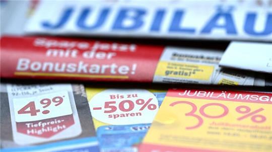 Viele Händler setzen weiterhin auf Print-Werbung. (Symbolbild)