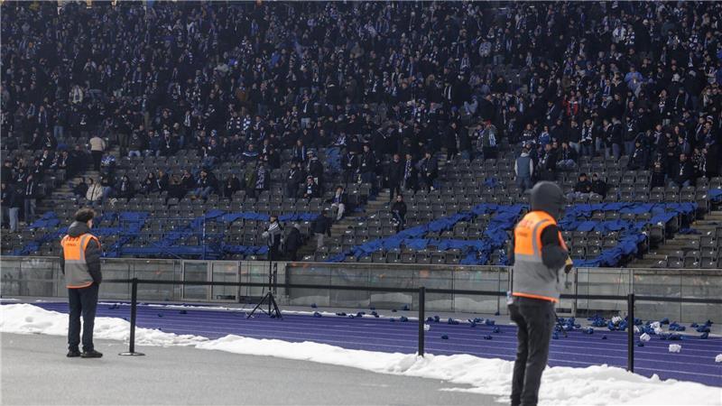 Viele Hertha-Fans verließen nach einem Polizeieinsatz das Stadion. (Archivbild)