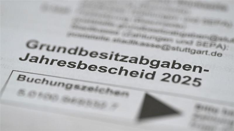 Ärger über Grundsteuer: Hunderttausende verlangen Prüfung Viele Immobilienbesitzer zweifeln an der Höhe ihres neuen Grundsteuerbescheids. (Symbolbild)