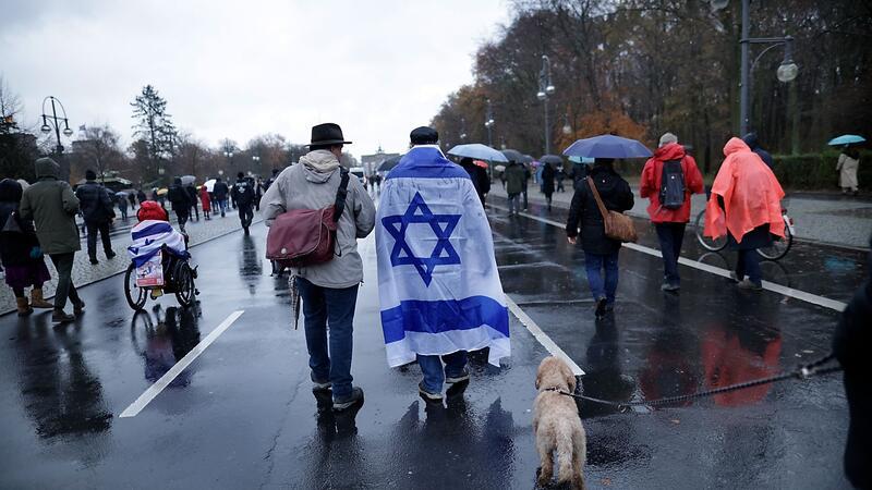 „Latenter Antisemitismus“ geringer als vor 20 Jahren Viele Jüdinnen und Juden sind in jüngster Zeit besorgt um ihre Sicherheit in Deutschland.