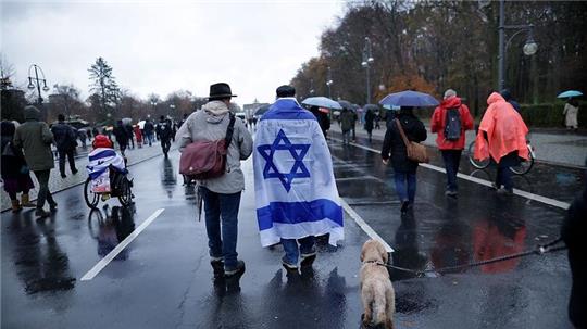 Viele Jüdinnen und Juden sind in jüngster Zeit besorgt um ihre Sicherheit in Deutschland.