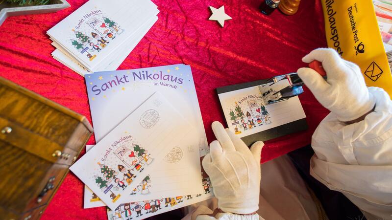Post an den Nikolaus: Kinder wünschen sich Frieden Viele Kinder wünschen sich in ihren Briefen Frieden vom Nikolaus.