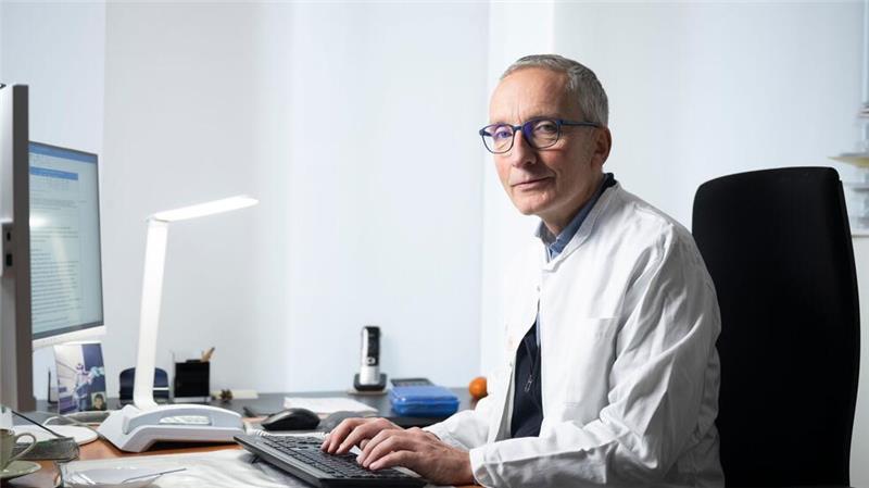 Hausärzte warnen vor Infektionsgefahr an Weihnachten Viele Krankheiten seien nur fast verschwunden und könnten ganz schnell wieder vor der Tür stehen, sagt Reinhard Berner von der Stiko.