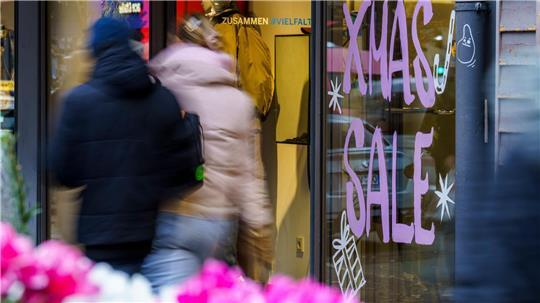 Viele Kunden schauten im Weihnachtsgeschäft stark auf Preise und Rabatte.