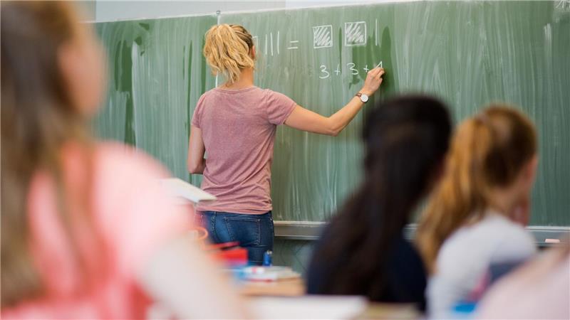 Hamburgs Lehrer bei Teilzeit bundesweit vorn Viele Lehrer und Lehrerinnen in Deutschland arbeiten in Teilzeit. (Symbolbild)