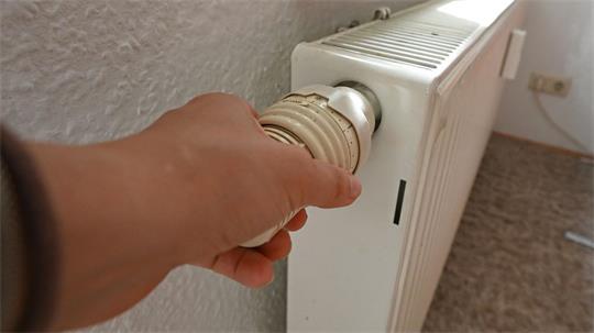 Viele Menschen haben Sorge vor dem Winter und den damit verbundenen Heizkosten. (Symbolbild)
