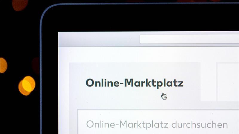 Viele Menschen in Deutschland kaufen inzwischen häufiger im Internet ein als im Geschäft.
