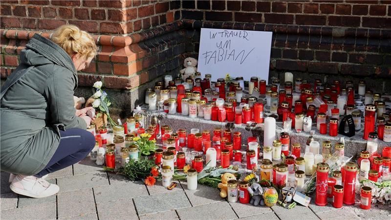 Viele Menschen in der Region wollen ihrer Erschütterung Ausdruck verleihen. (Archivbild)